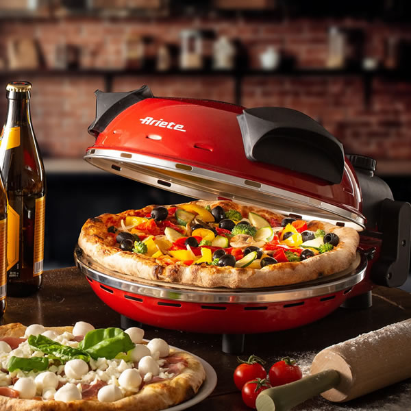 Cuisson d'une pizza dans le four Ariete 909 Da Gennaro